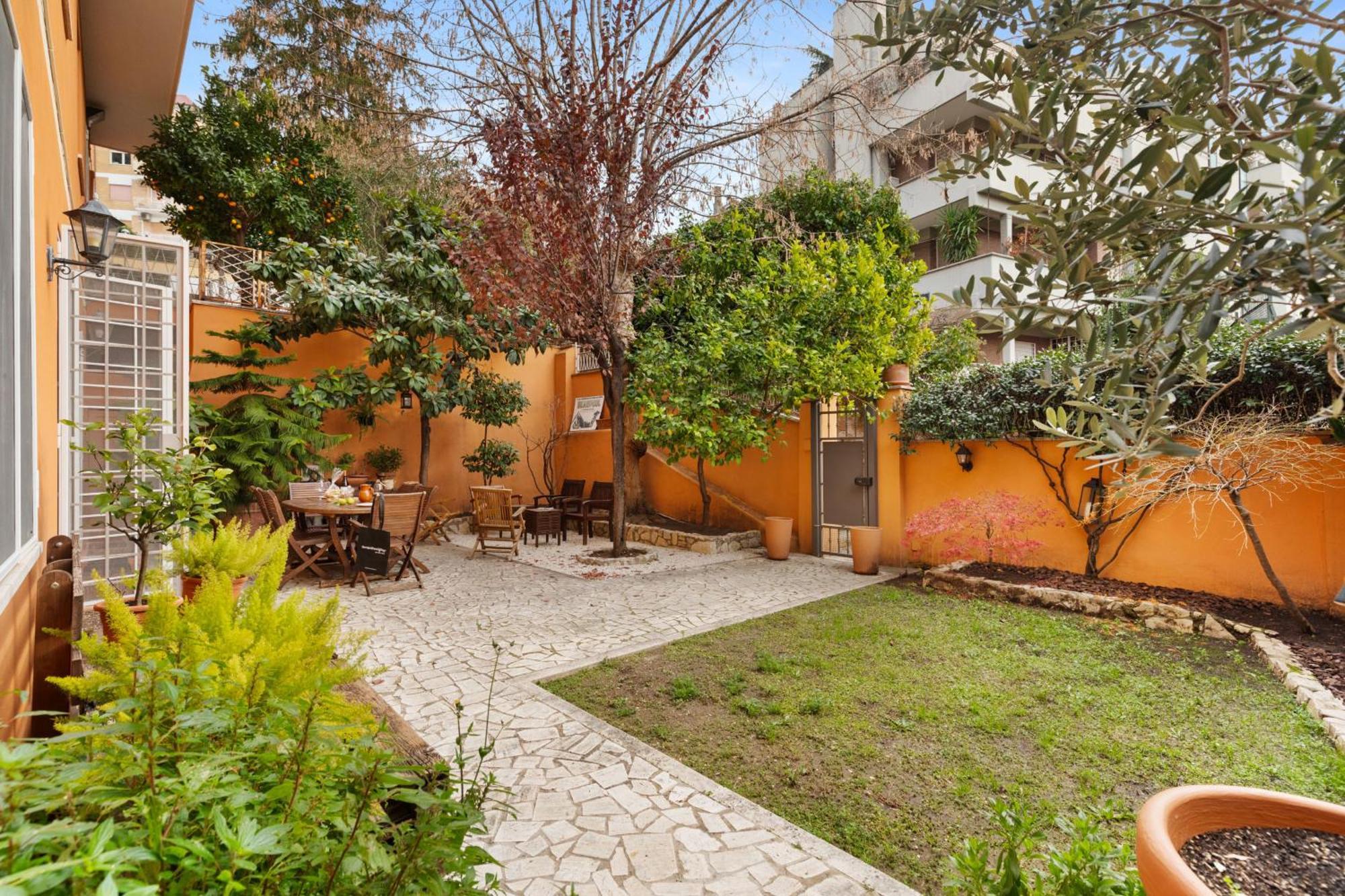 Apartment Beautiful Charming Garden Near St Peter